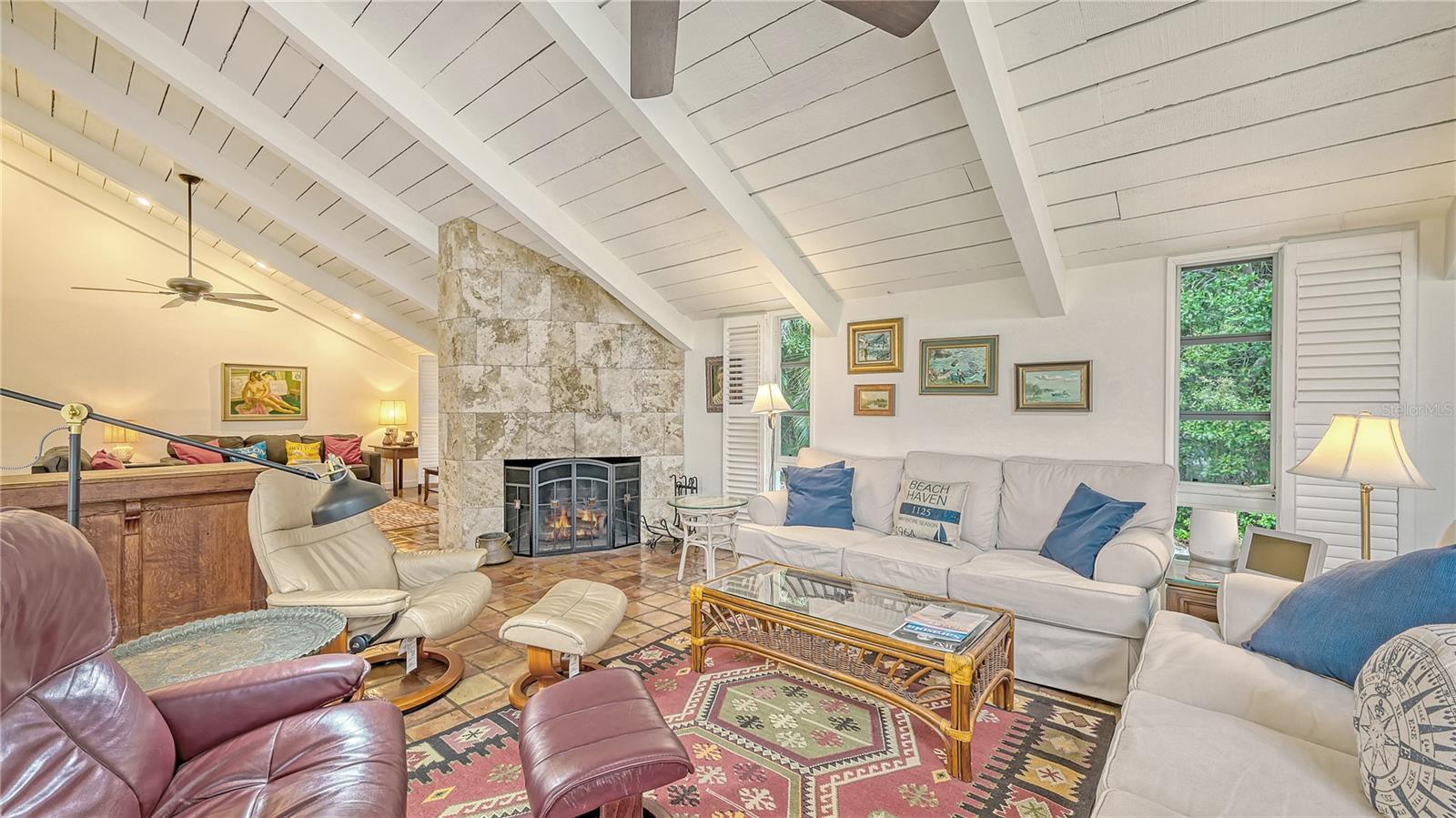 SIESTA ISLES - Residential