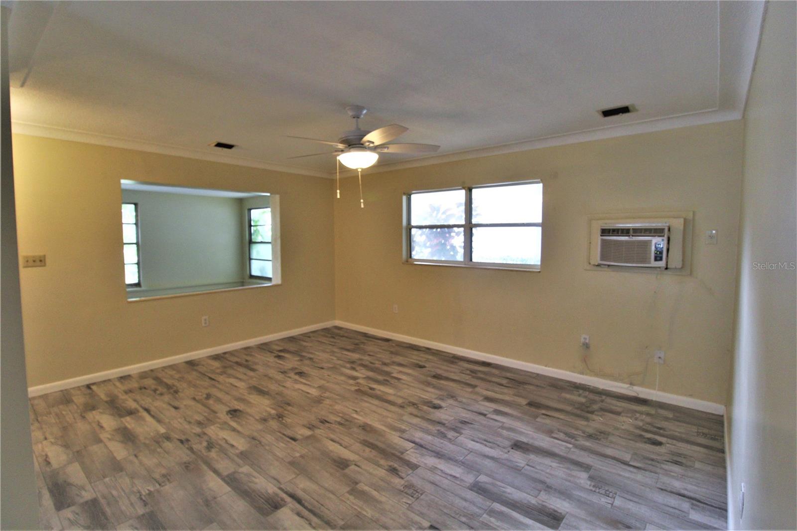 EDGEWATER - Residential Lease