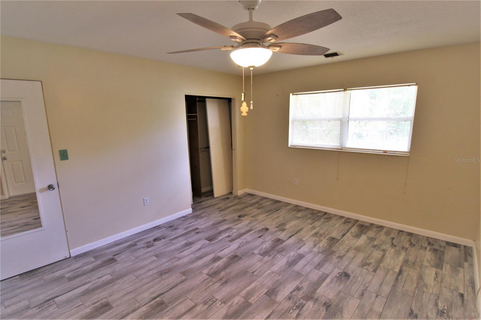 EDGEWATER - Residential Lease