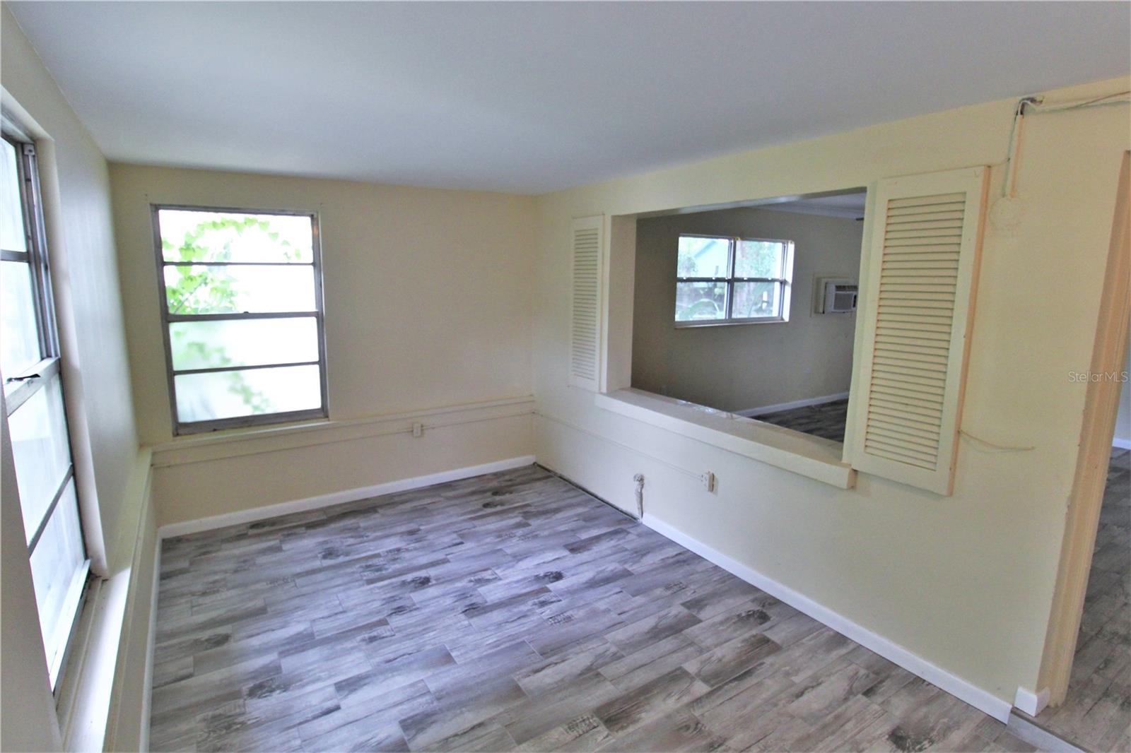 EDGEWATER - Residential Lease