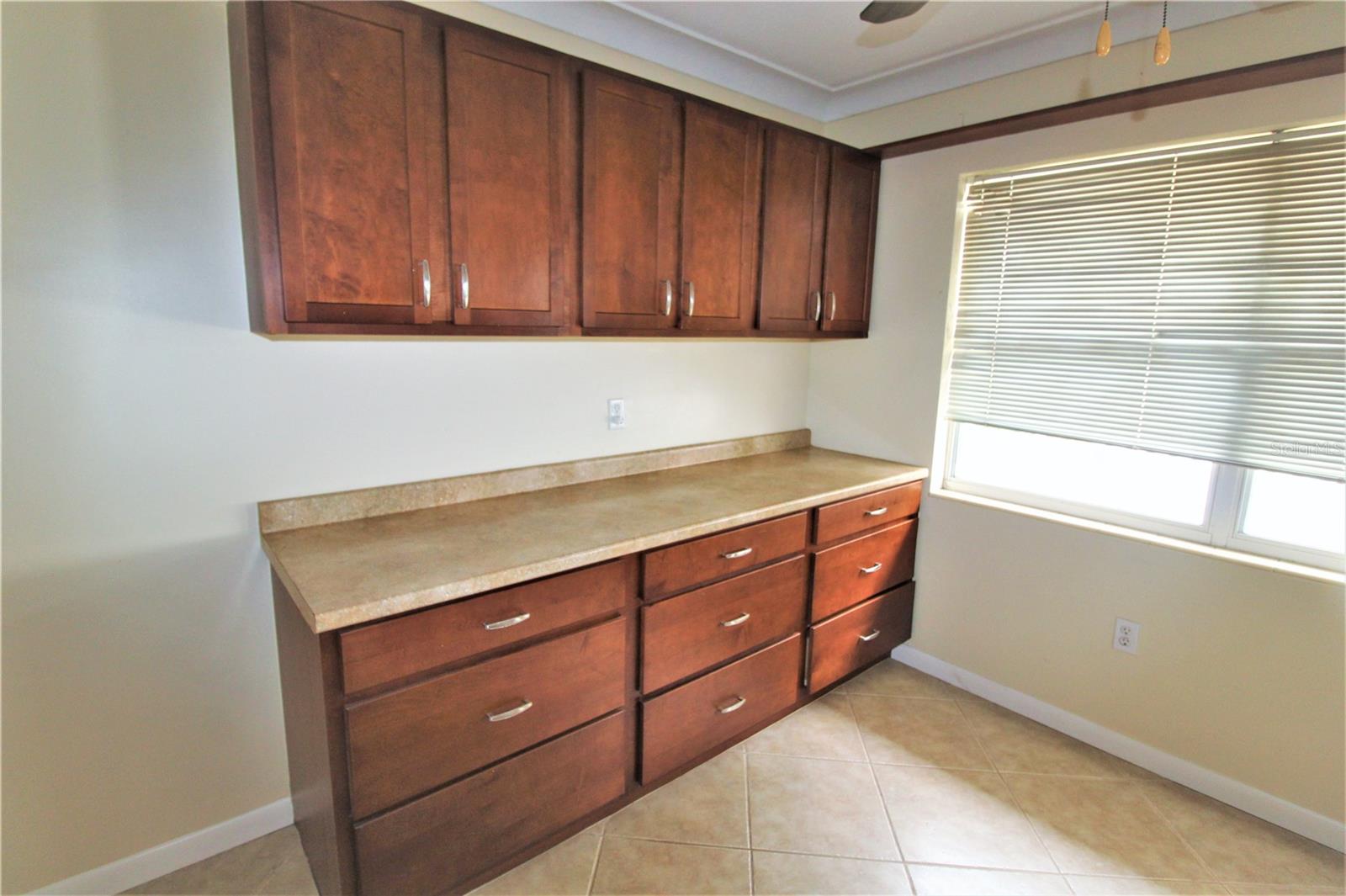 EDGEWATER - Residential Lease