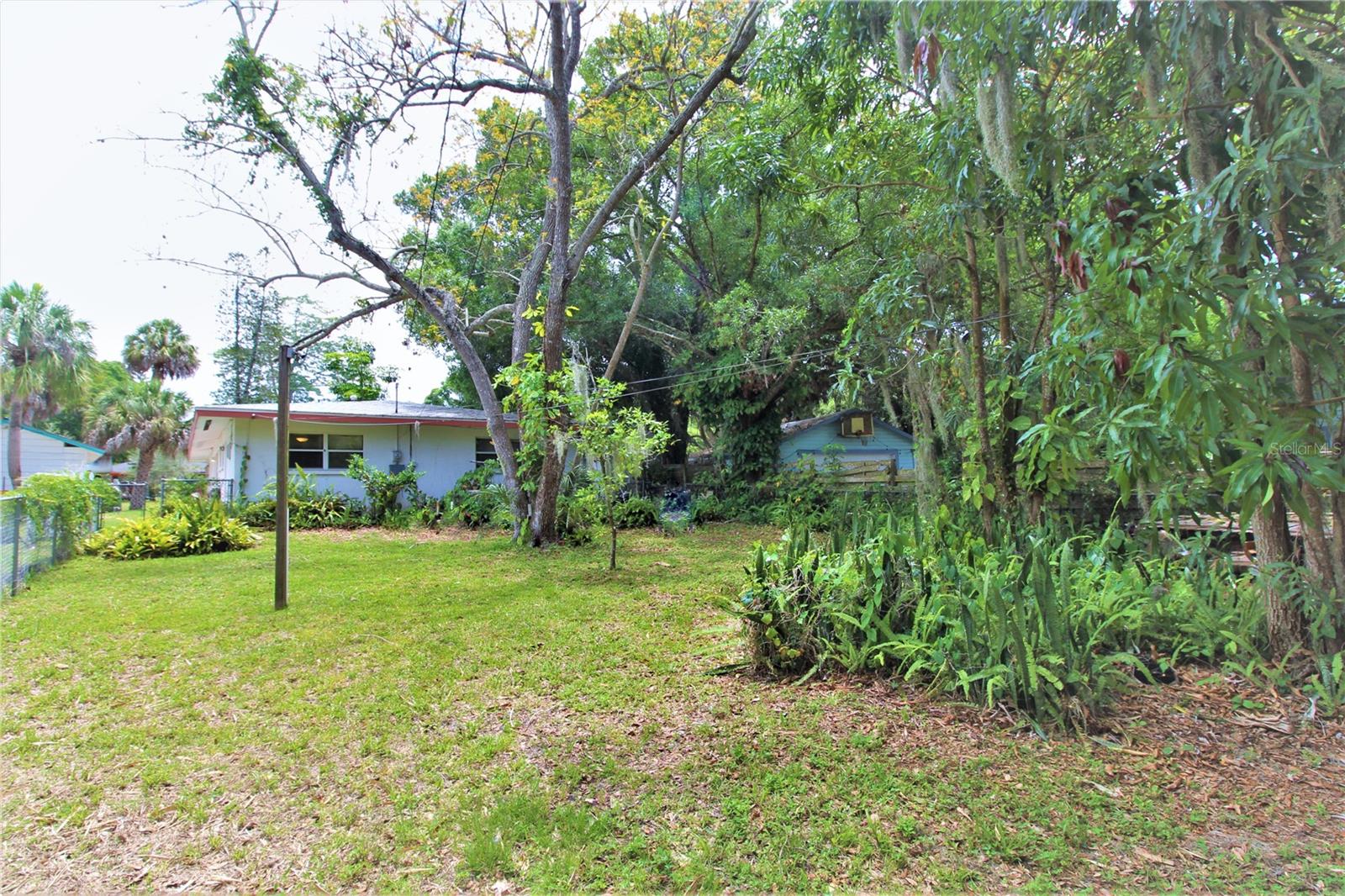 EDGEWATER - Residential Lease