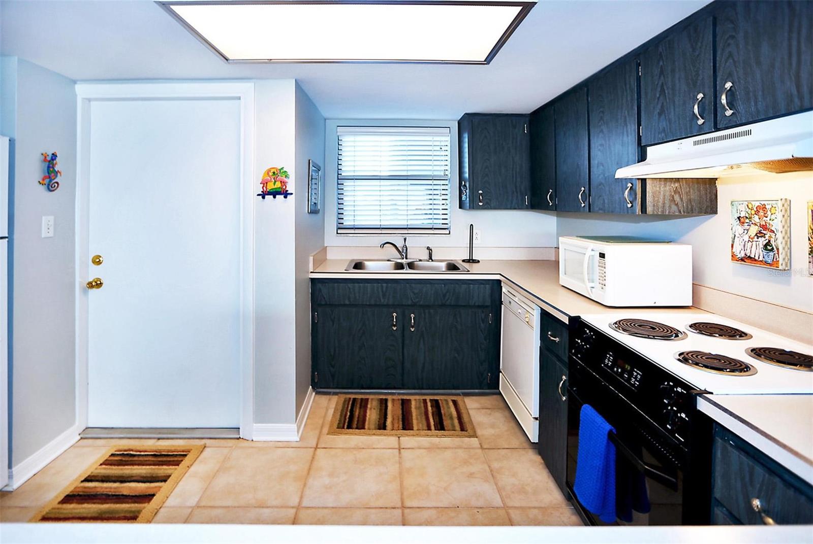 OCEAN REEF VILLAS - Residential Lease