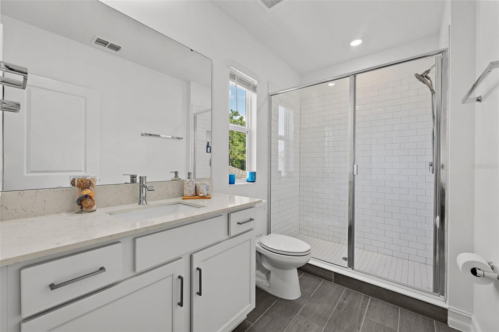 PEARL ESTATES - Residential