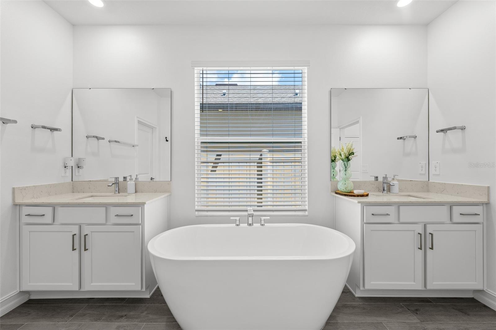 PEARL ESTATES - Residential