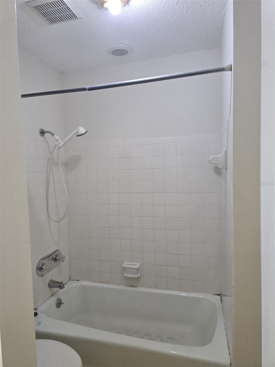 ROYAL CRESCENT CONDO - Residential Lease