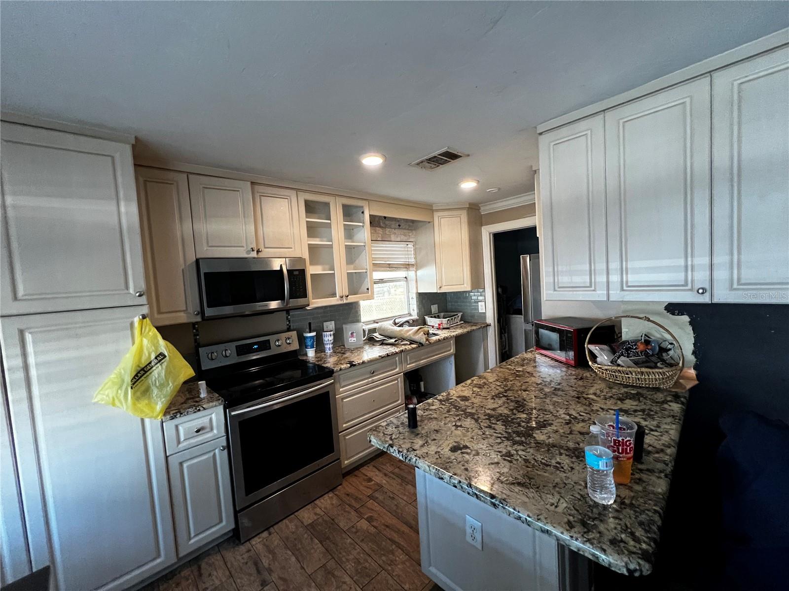 FT MYERS ESTATES ADD 02 - Residential