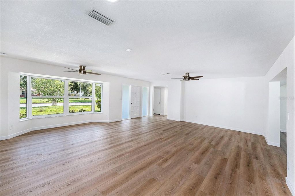 Photo of 5984 30th Avenue N, St Petersburg, FL 33710 (MLS # TB8416857)