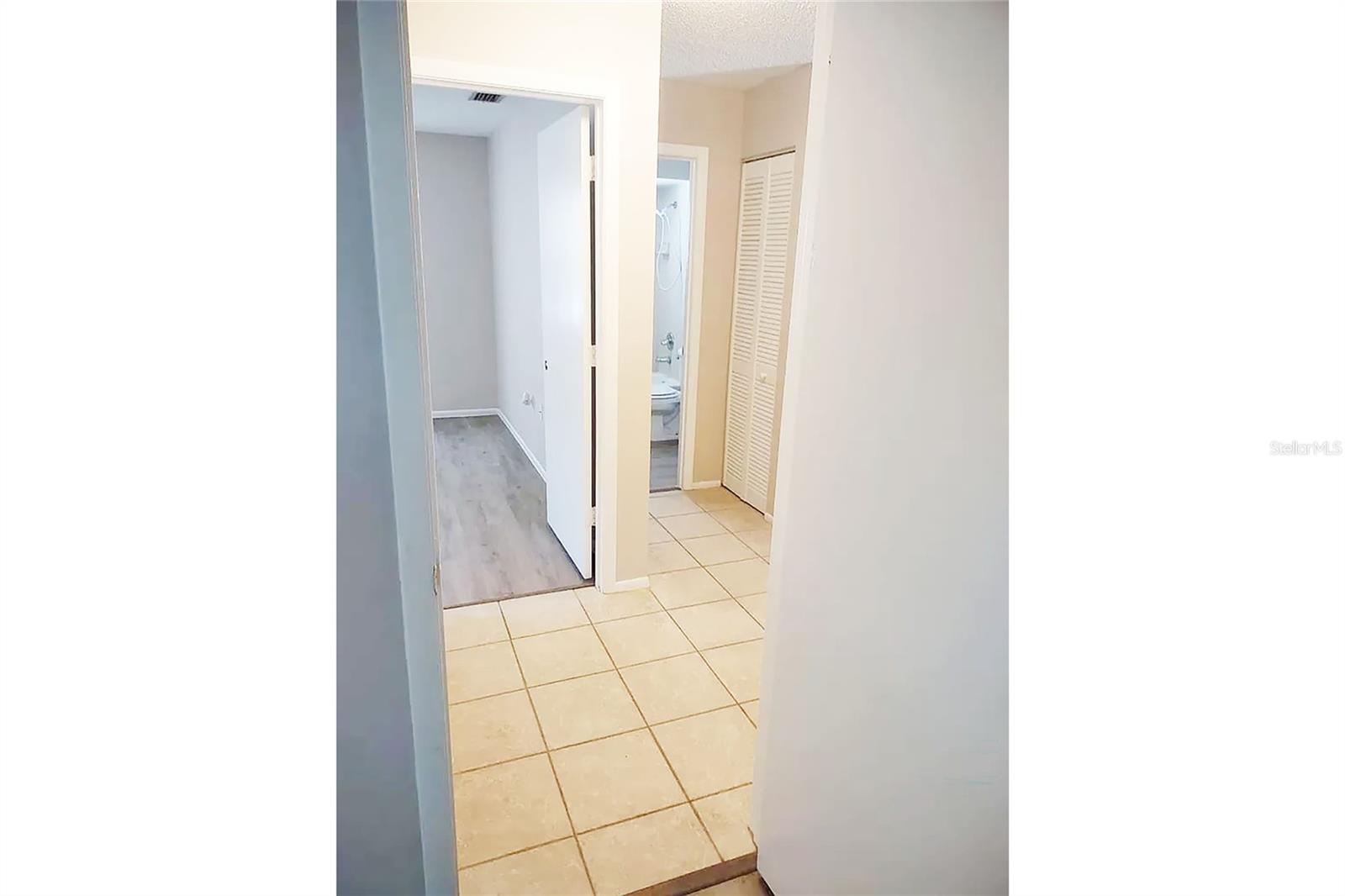 LASBURY PINEACRES ENGLEWOOD - Residential Lease