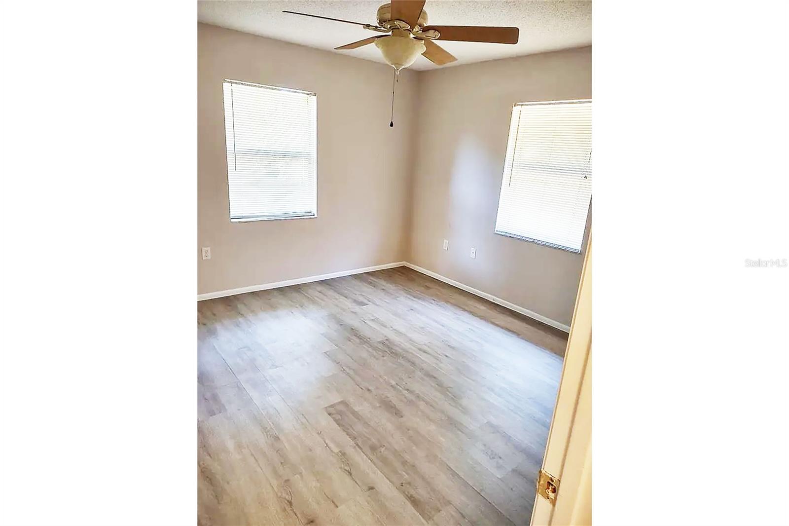 LASBURY PINEACRES ENGLEWOOD - Residential Lease