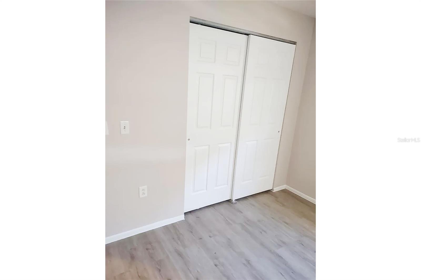 LASBURY PINEACRES ENGLEWOOD - Residential Lease