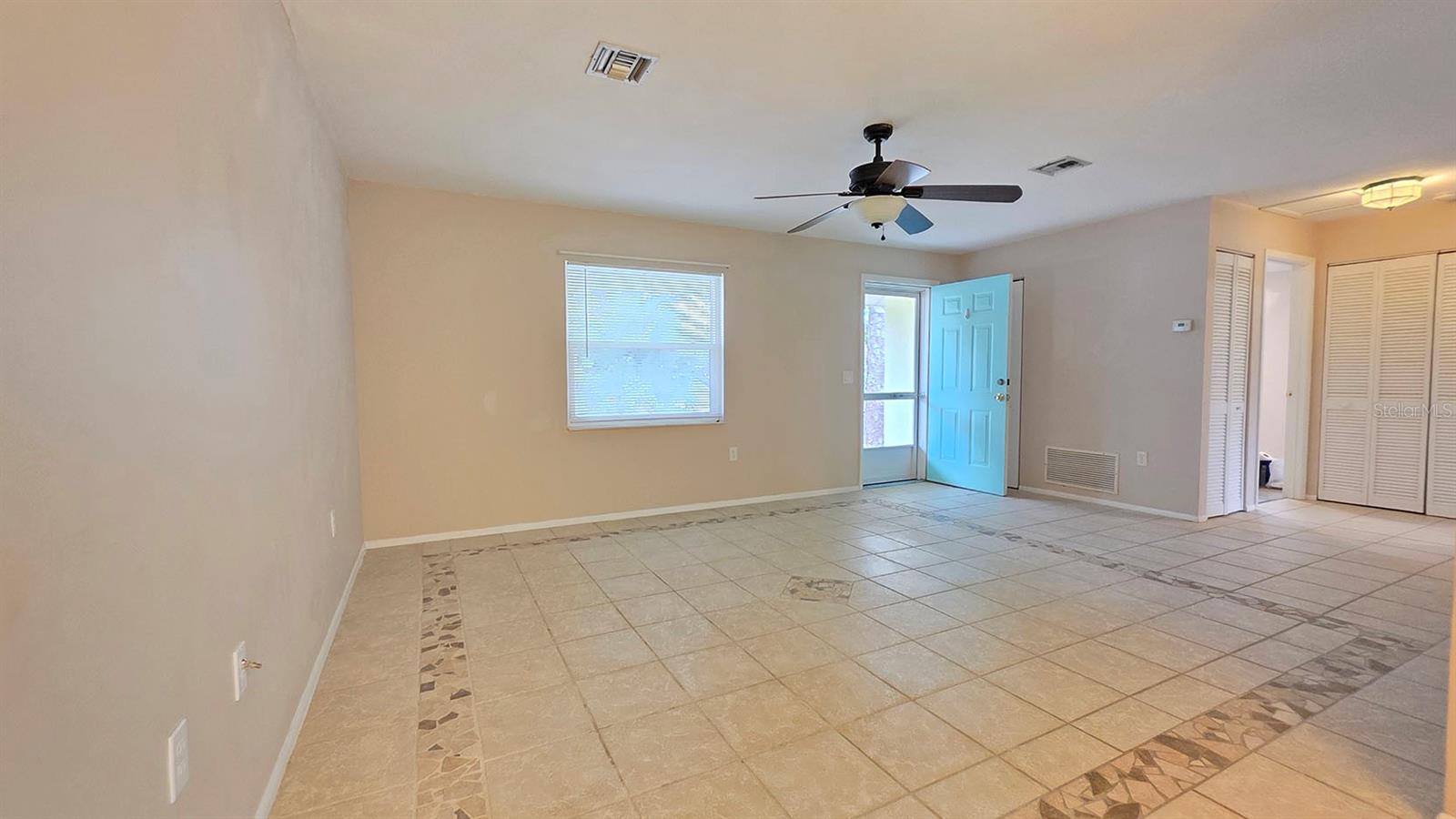 82 W WENTWORTH STREET