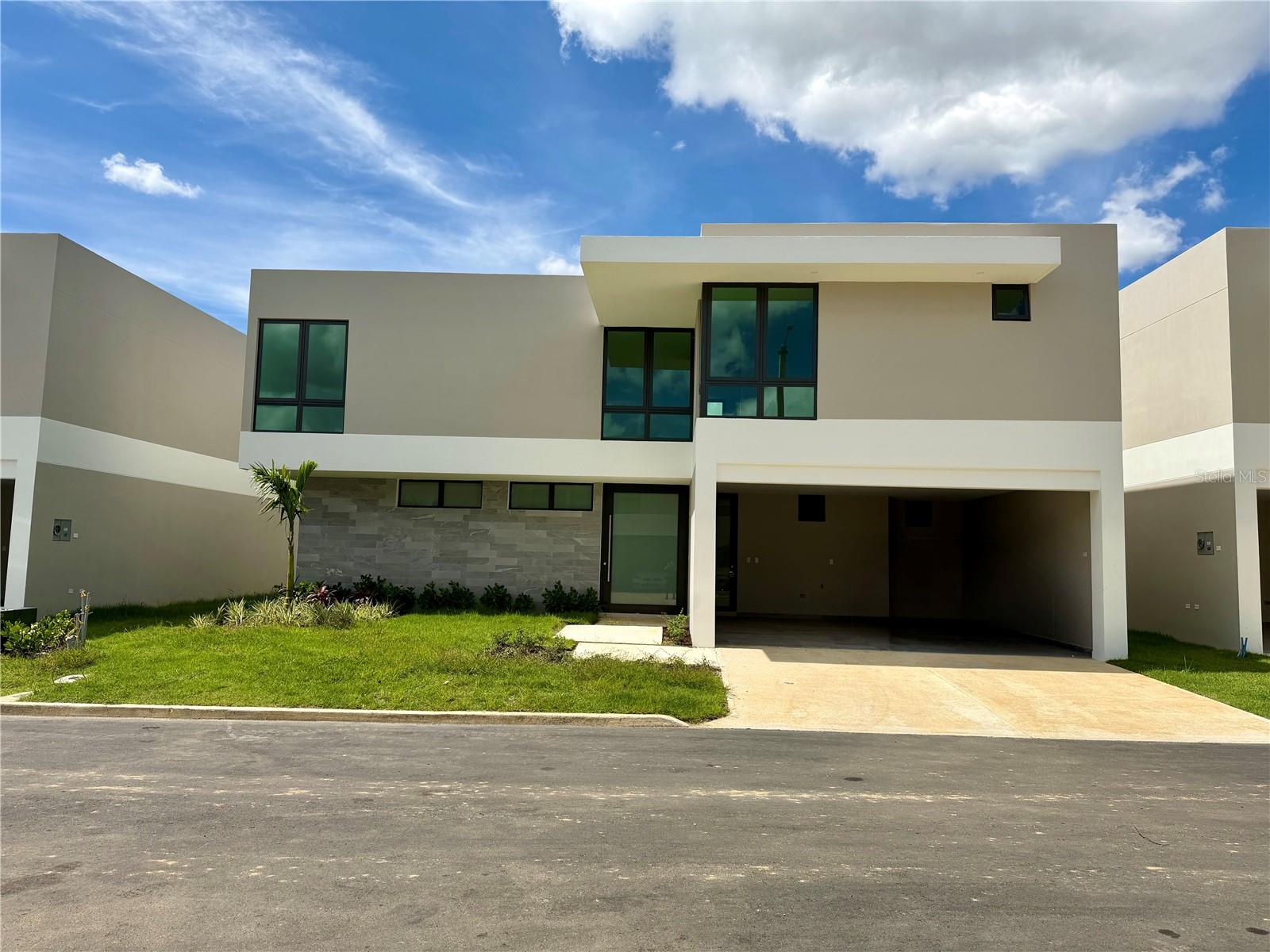 RIVIERA PARKVIEW - Residential