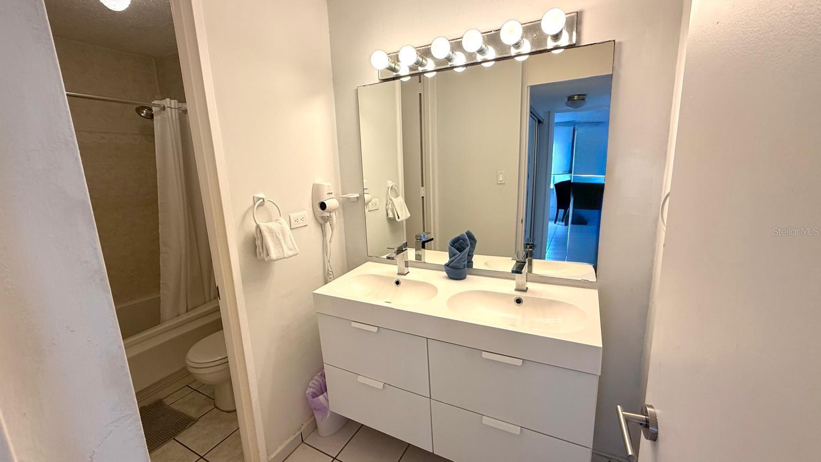 CORAL BEACH - Residential