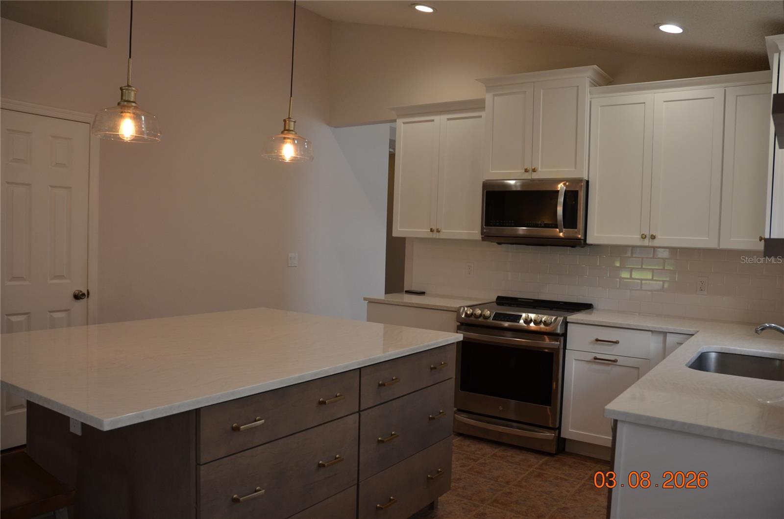 CAMERON GROVE - Residential