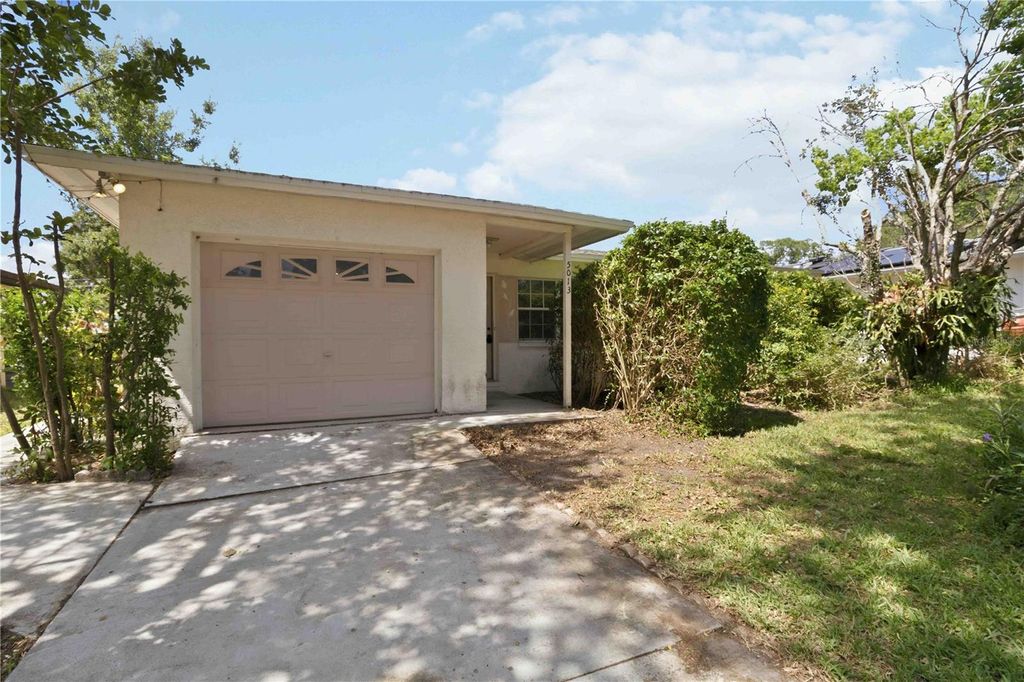Photo of 5013 Oxford Avenue N, St Petersburg, FL 33710 (MLS # TB8505848)