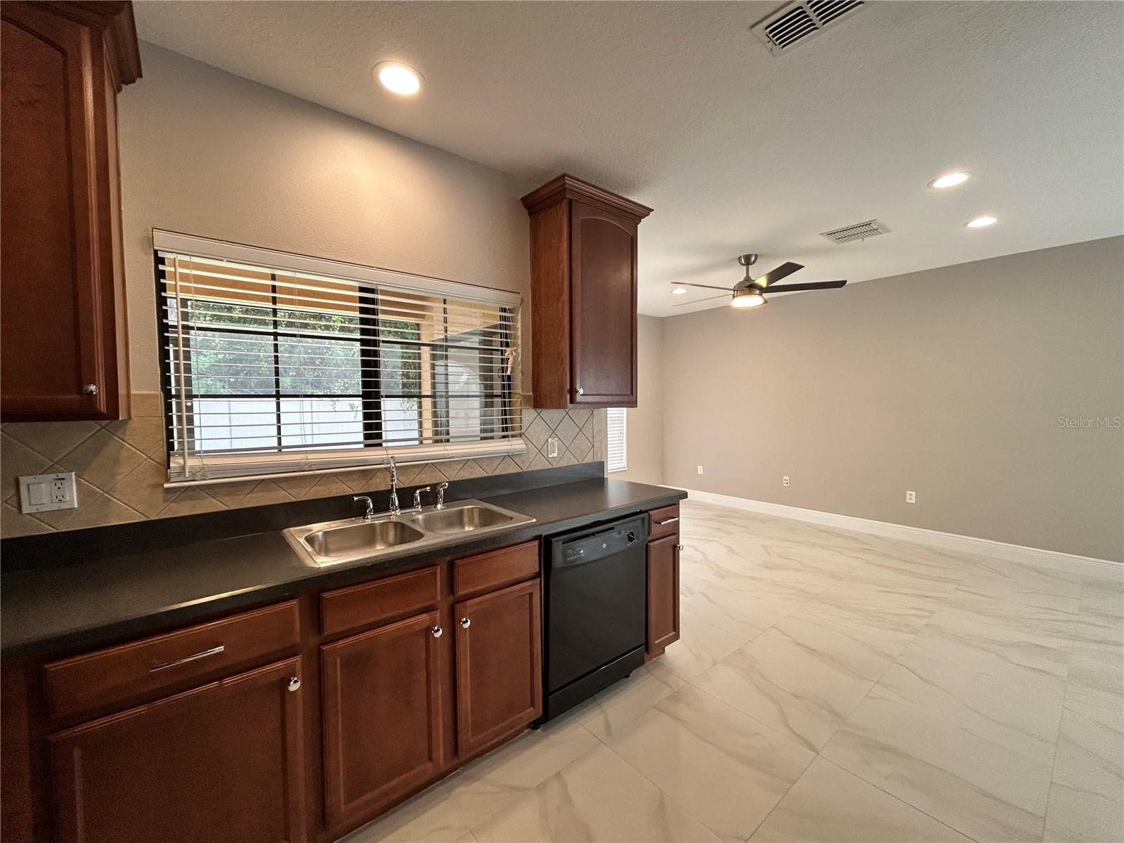 TUSCANY BAY - Residential Lease