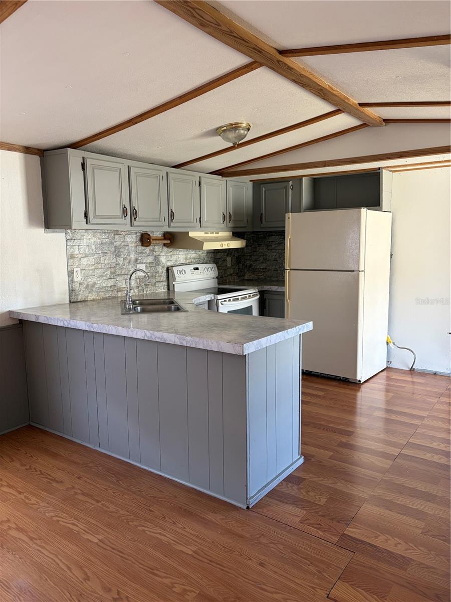 MONTVERDE HILLS - Residential Lease
