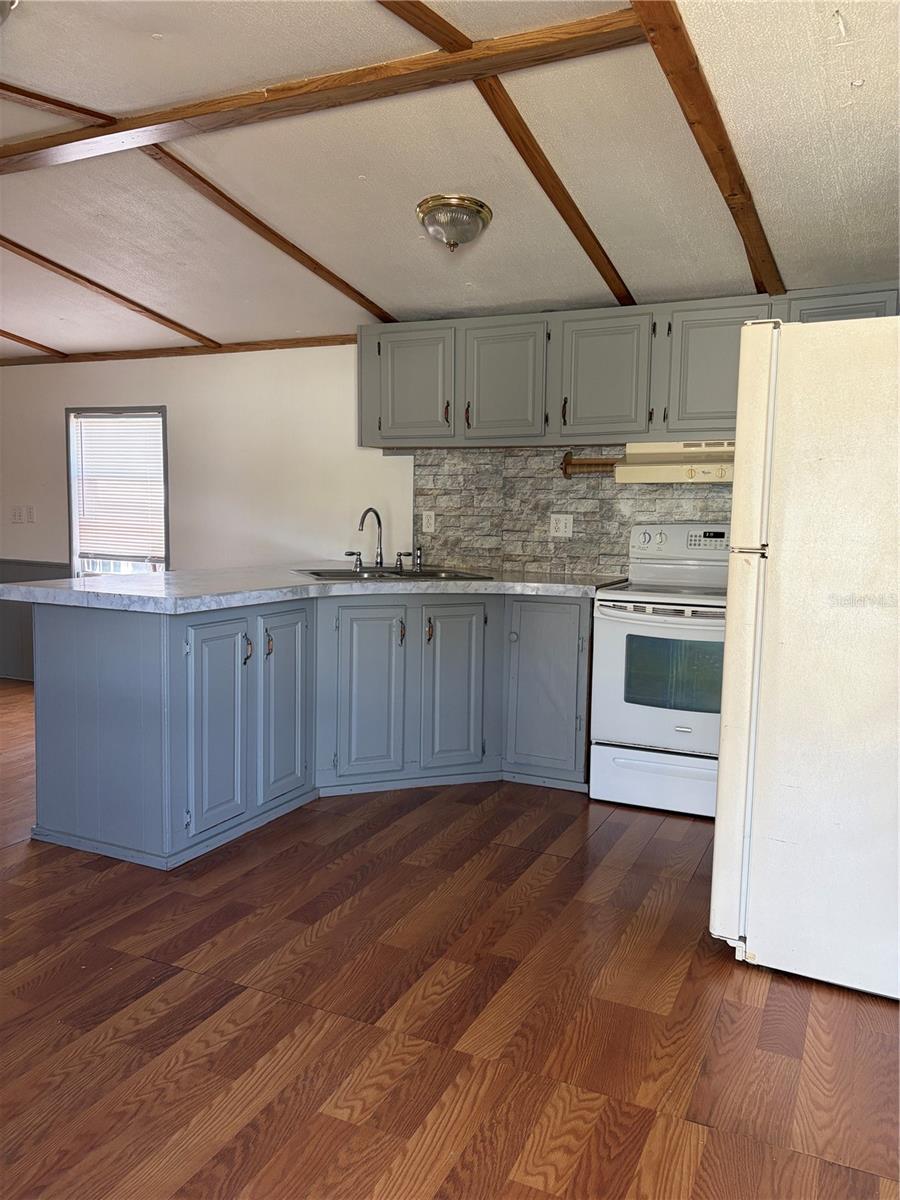 MONTVERDE HILLS - Residential Lease