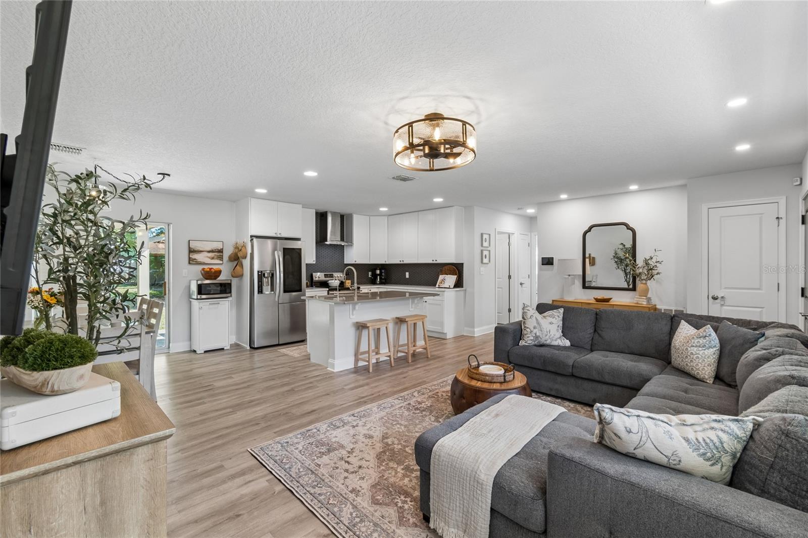 277 TULLIS AVENUE