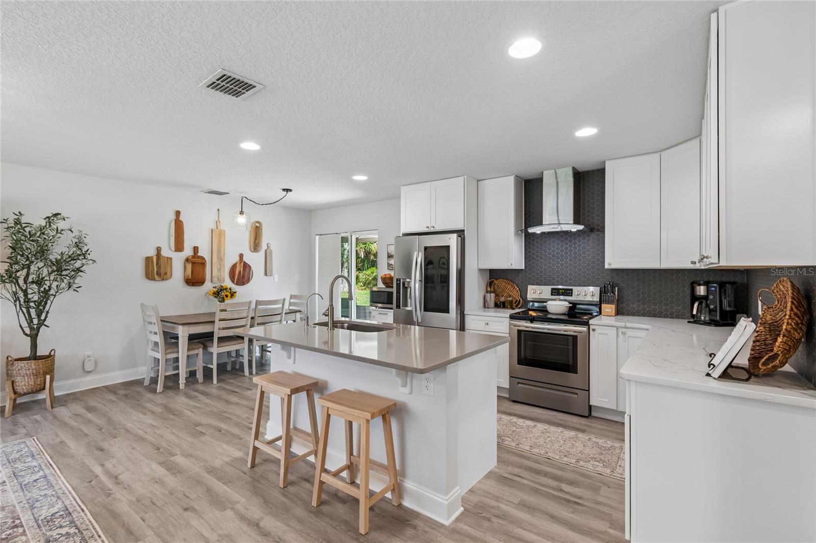 277 TULLIS AVENUE