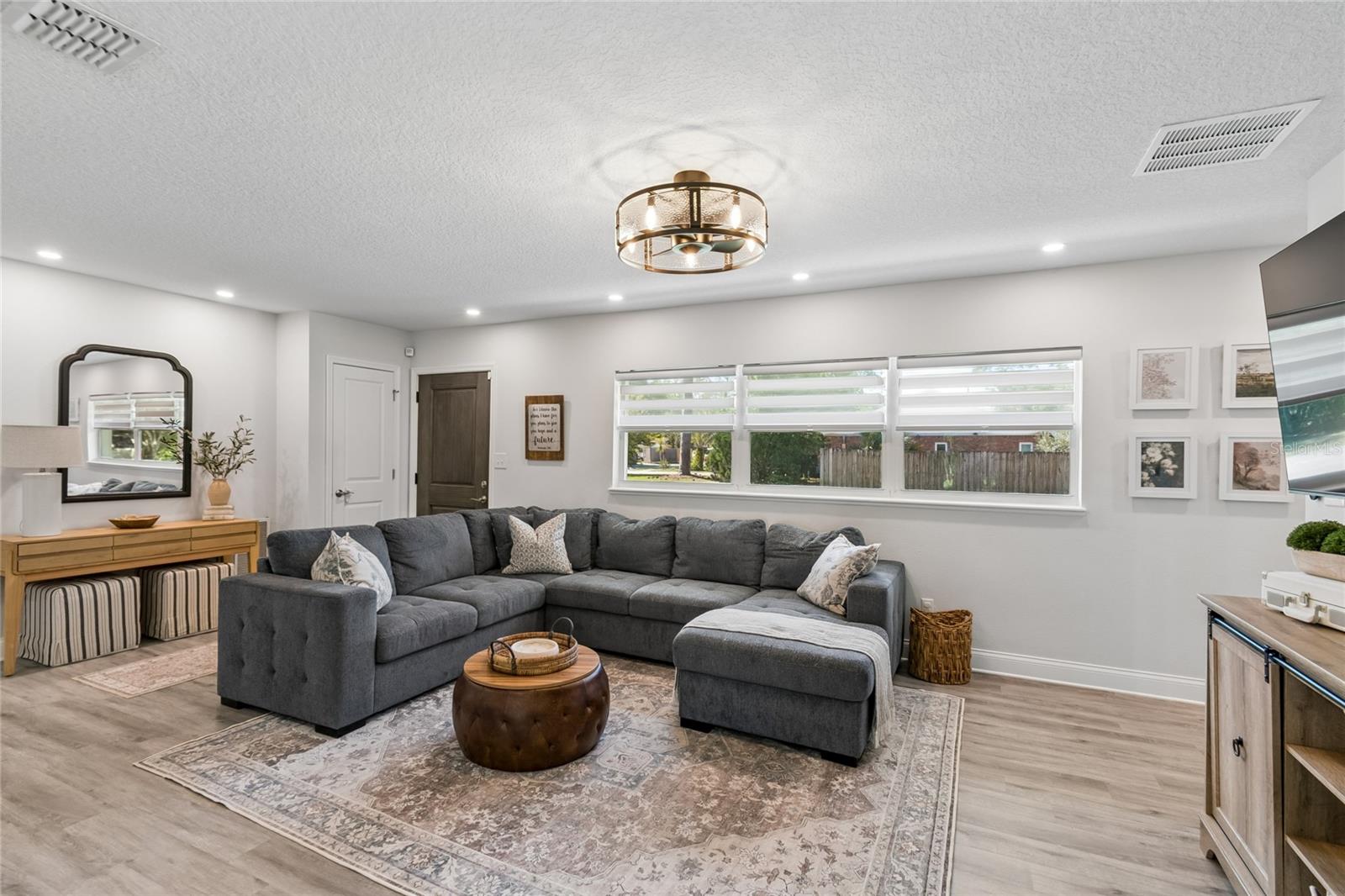 277 TULLIS AVENUE