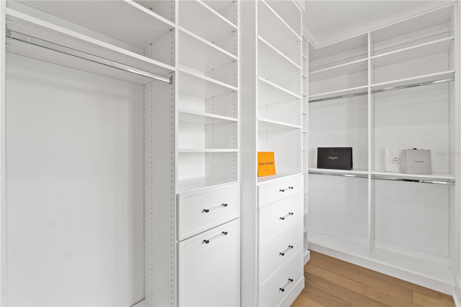 DAVIS ISLANDS PB10 PG52 TO 57 - Residential