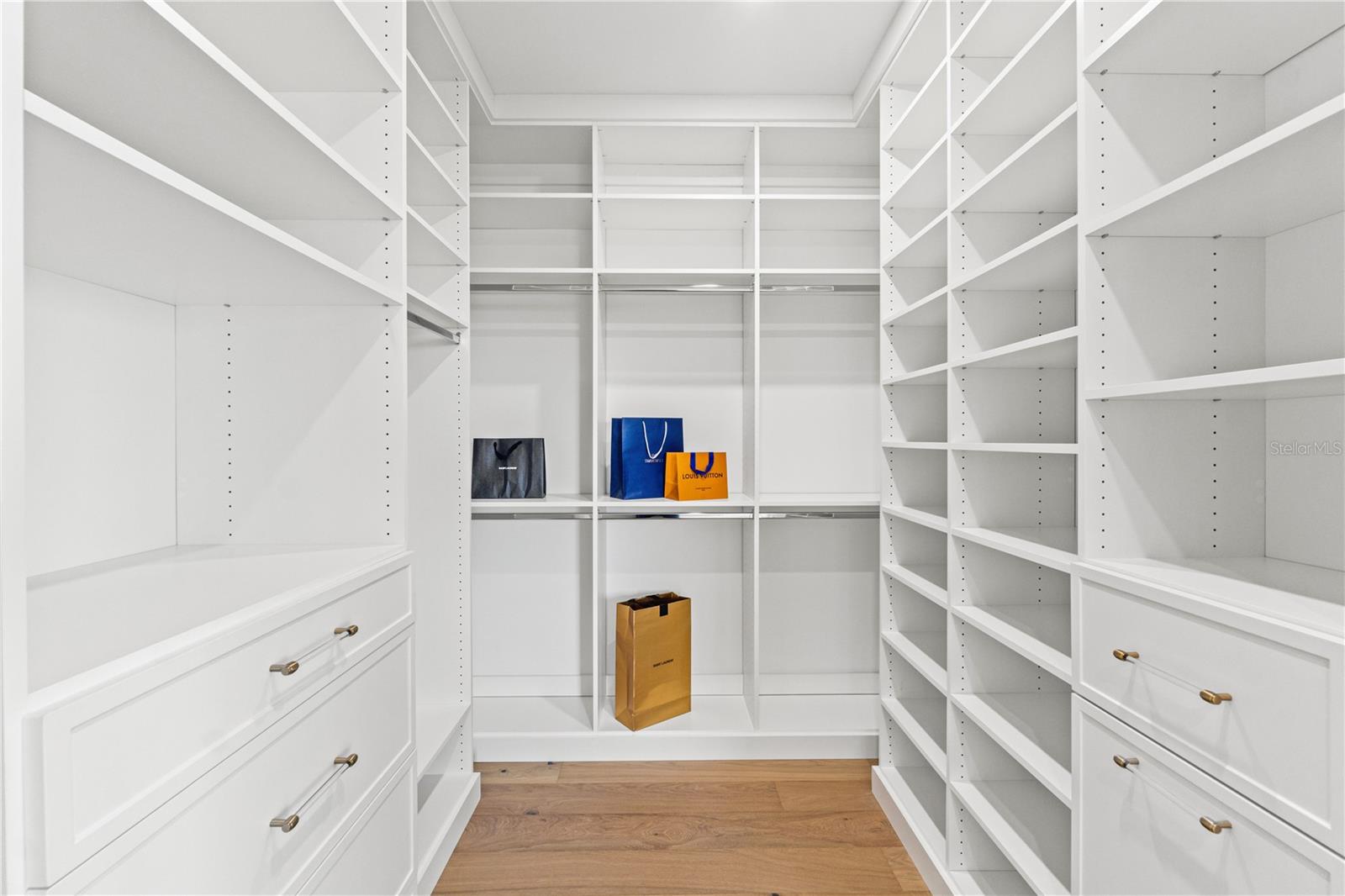 DAVIS ISLANDS PB10 PG52 TO 57 - Residential