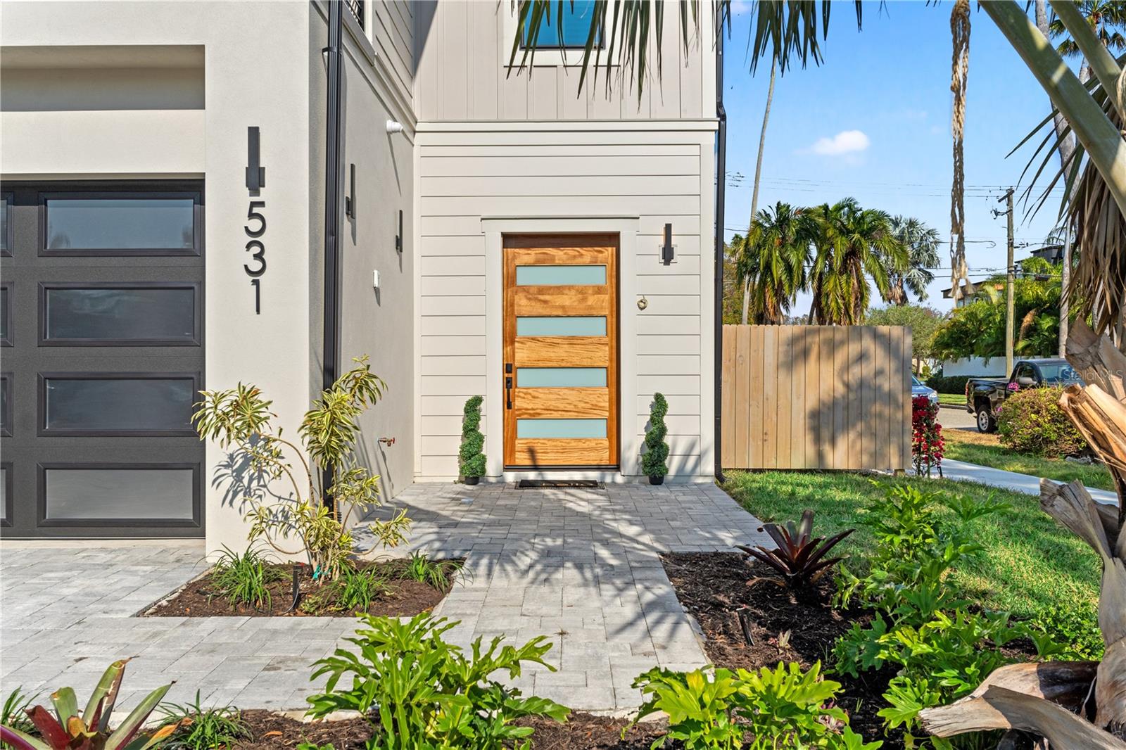 DAVIS ISLANDS PB10 PG52 TO 57 - Residential