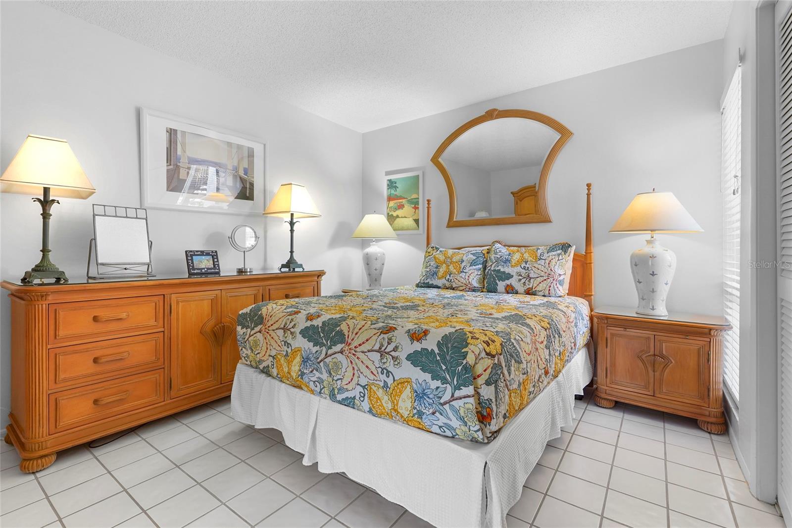 MIDNIGHT COVE II - Residential