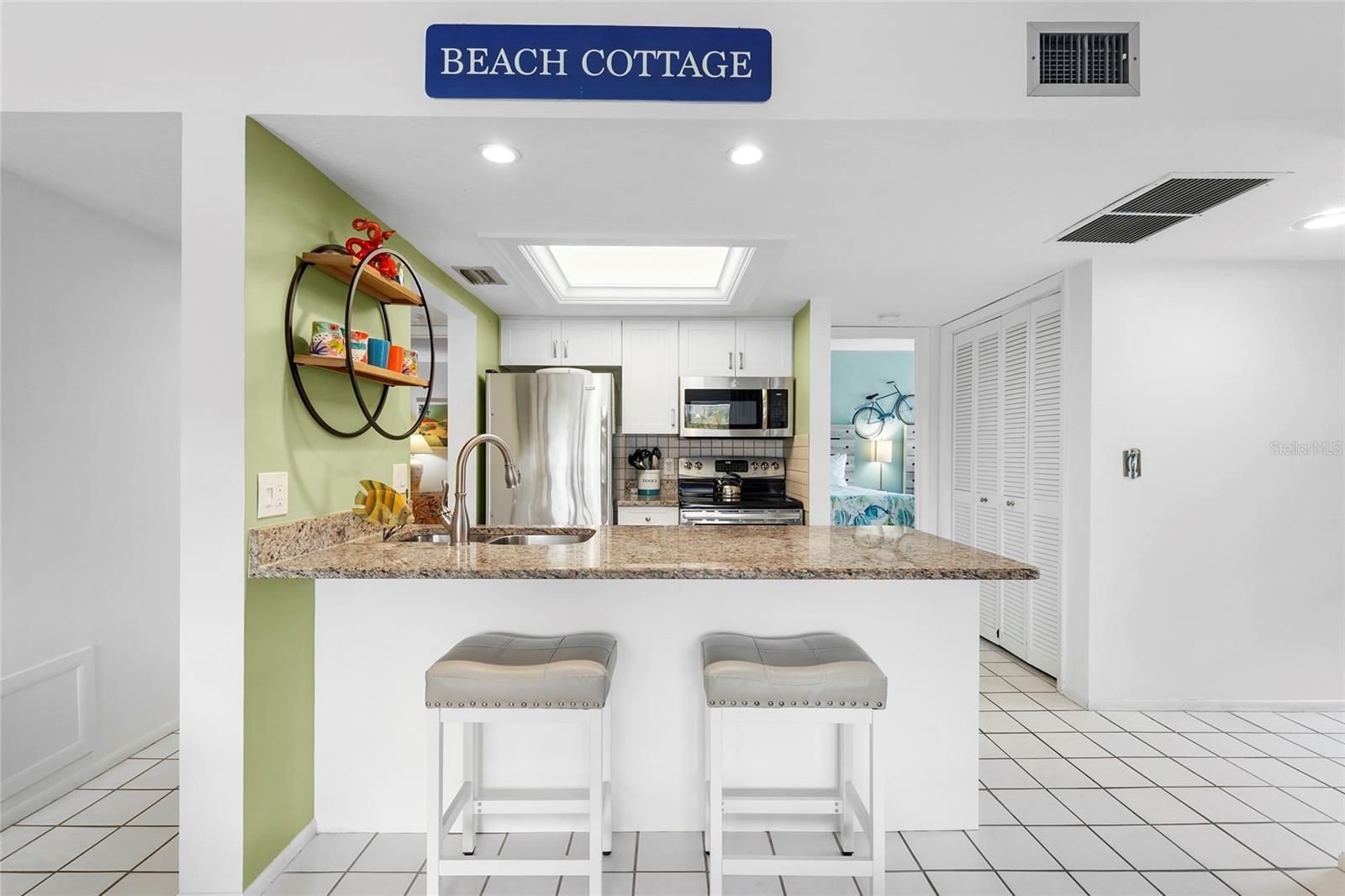 MIDNIGHT COVE II - Residential