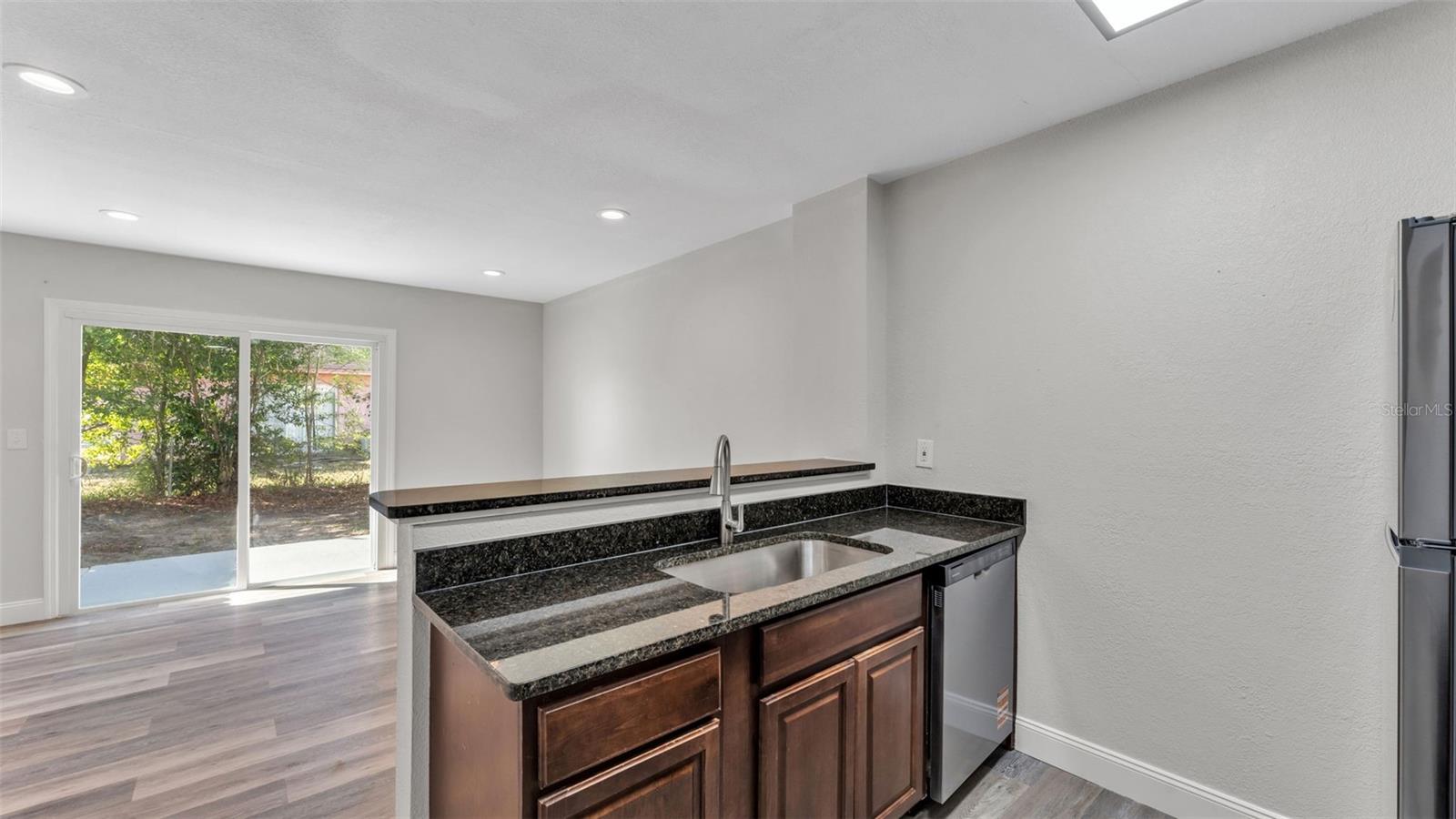 1100 LOWRY AVENUE 38