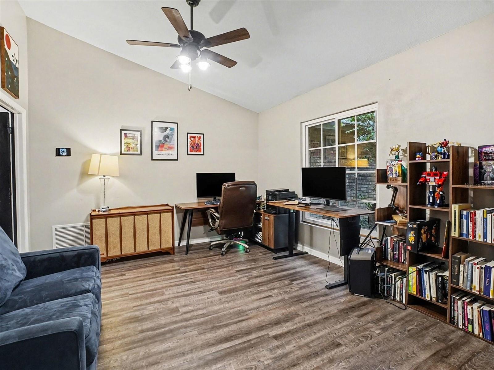 HANOVER WOODS - Residential