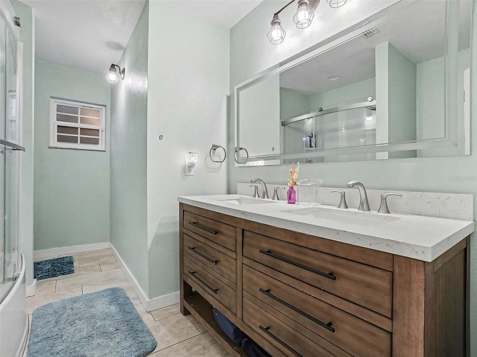 HANOVER WOODS - Residential