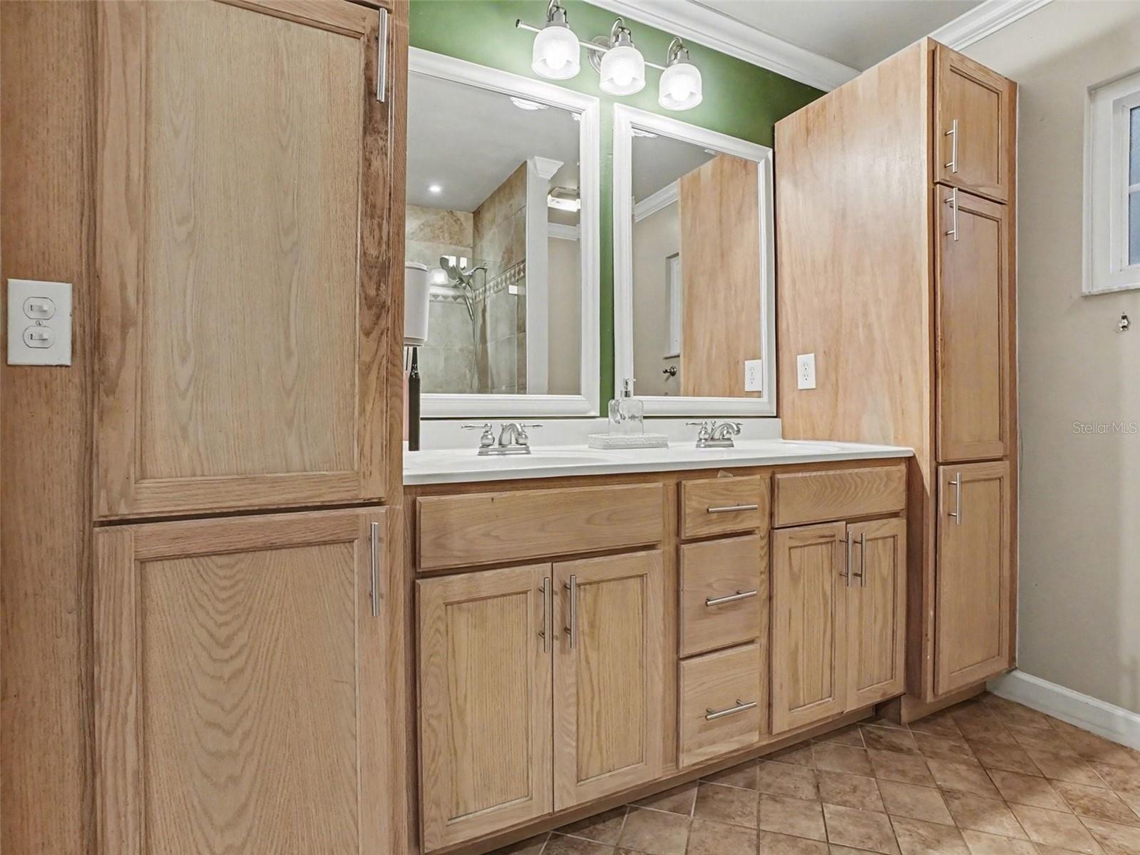 HANOVER WOODS - Residential