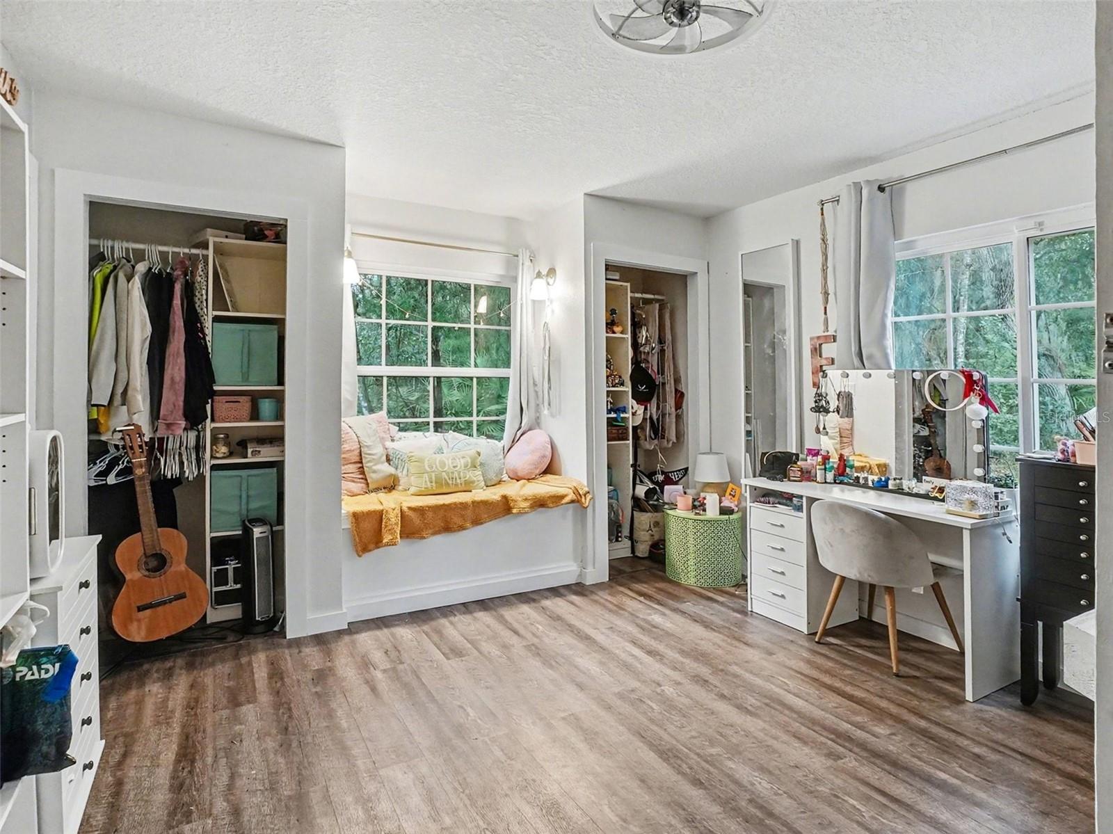 HANOVER WOODS - Residential