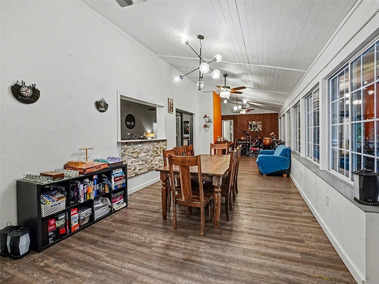 HANOVER WOODS - Residential