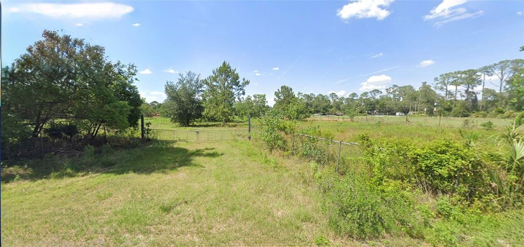 Photo of 2546 W Beresford Avenue, Deland, FL 32720 (MLS # S5143985)