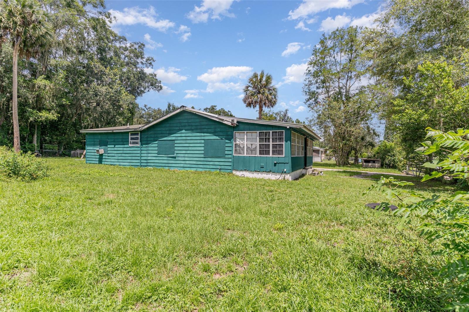 Investors Special , 2bed 1.5 bathroom Home needs some TLC, does not have central air and heat,and new roof and flooring also need to be repaired.