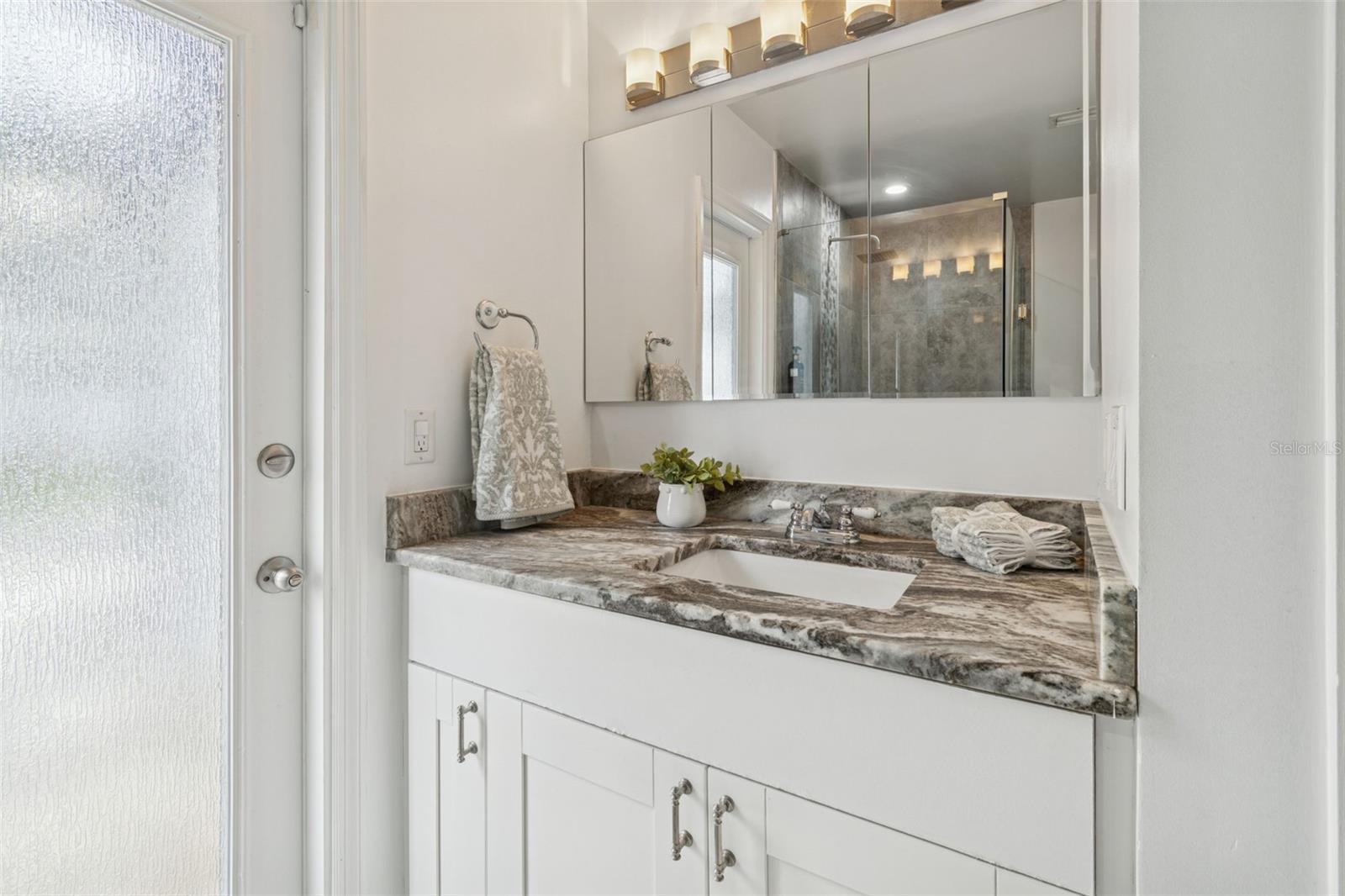 TAMPA PALMS UNIT 3B A REP - Residential