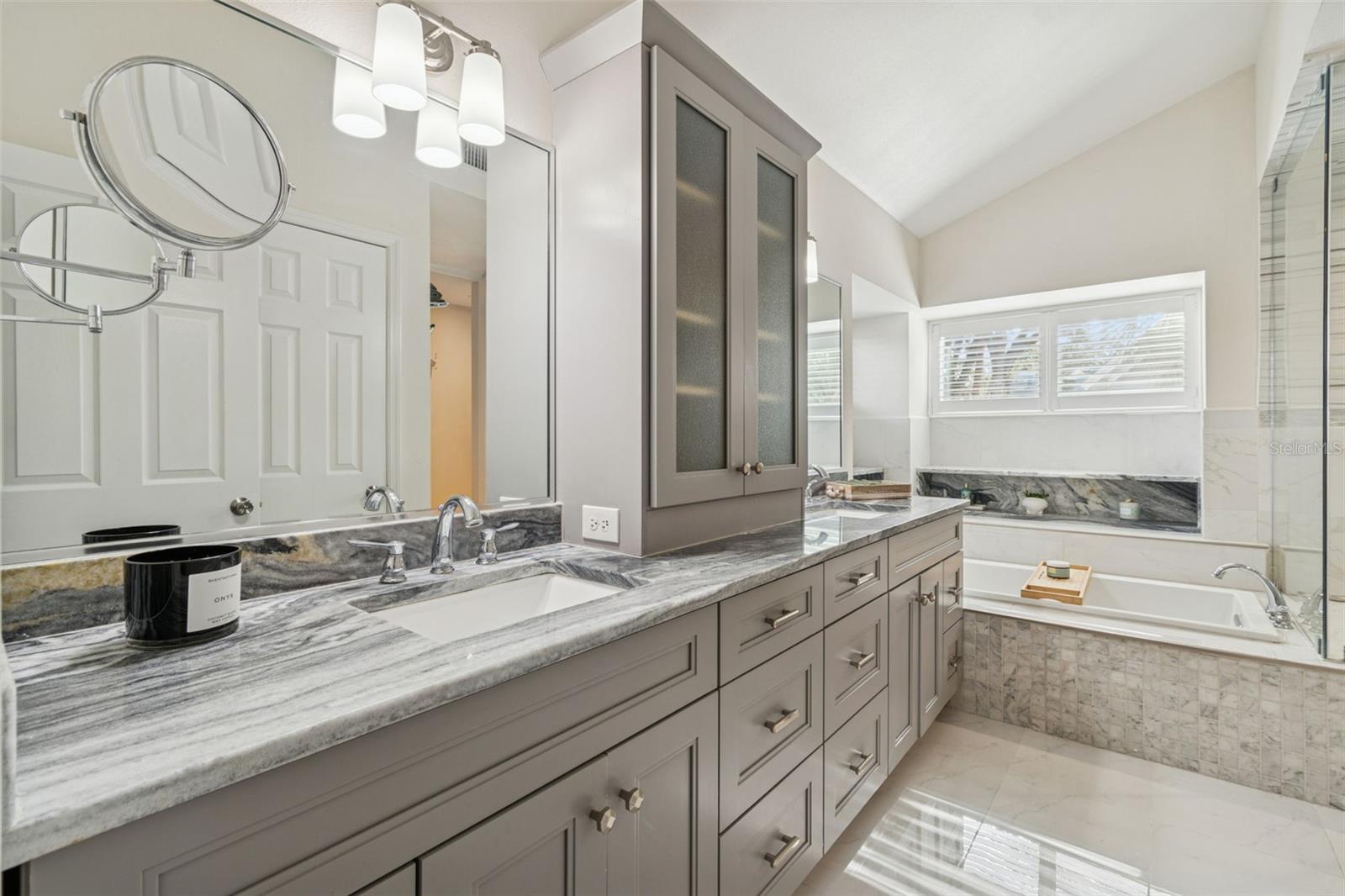 TAMPA PALMS UNIT 3B A REP - Residential