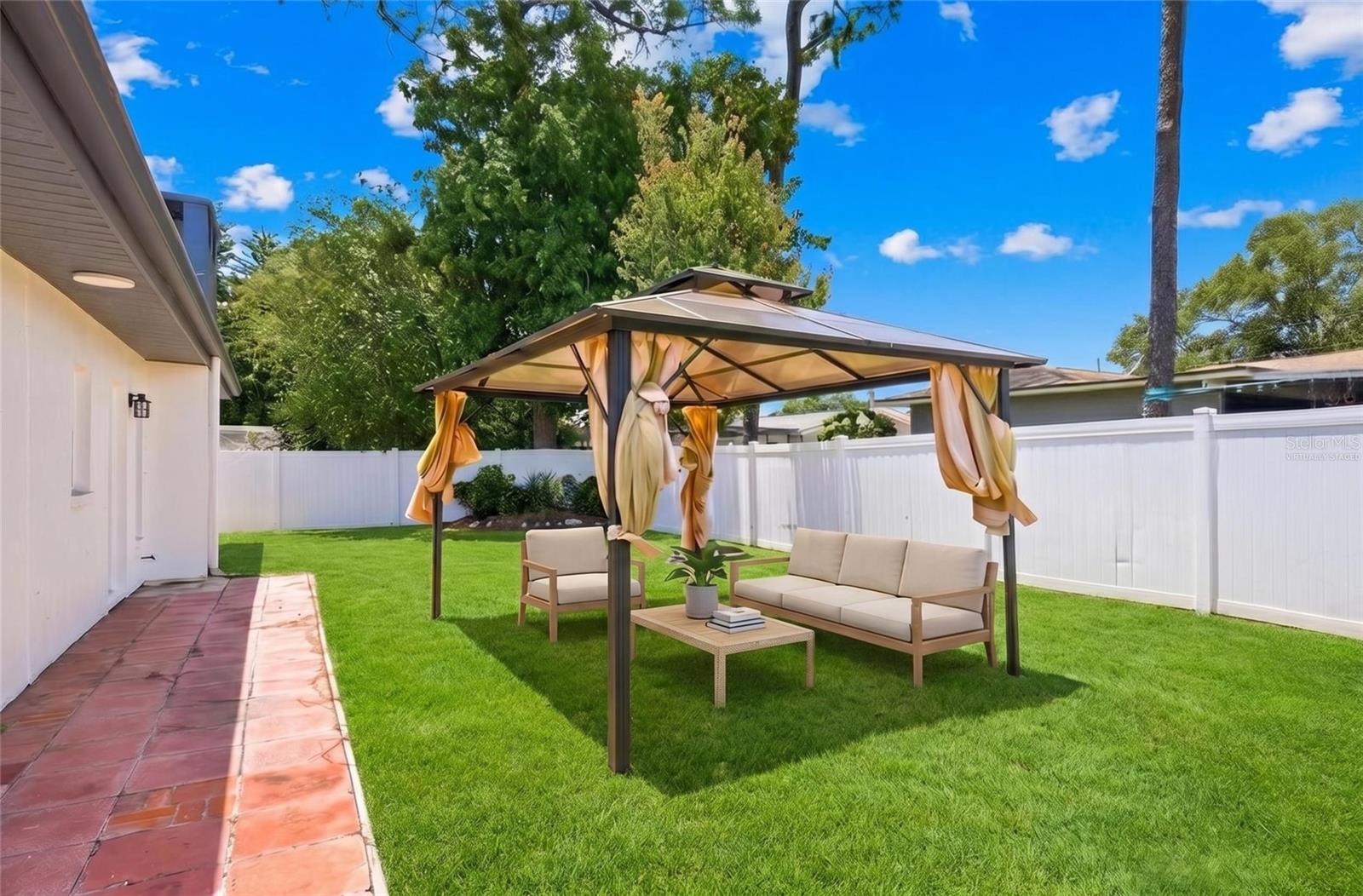 FAIRWAY MANOR - Residential