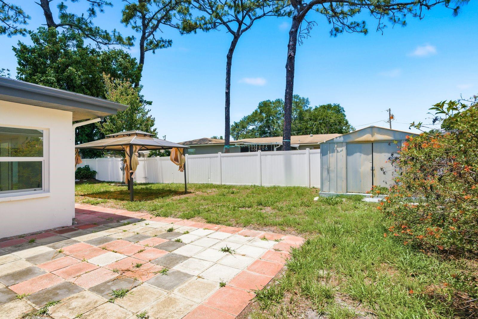 FAIRWAY MANOR - Residential