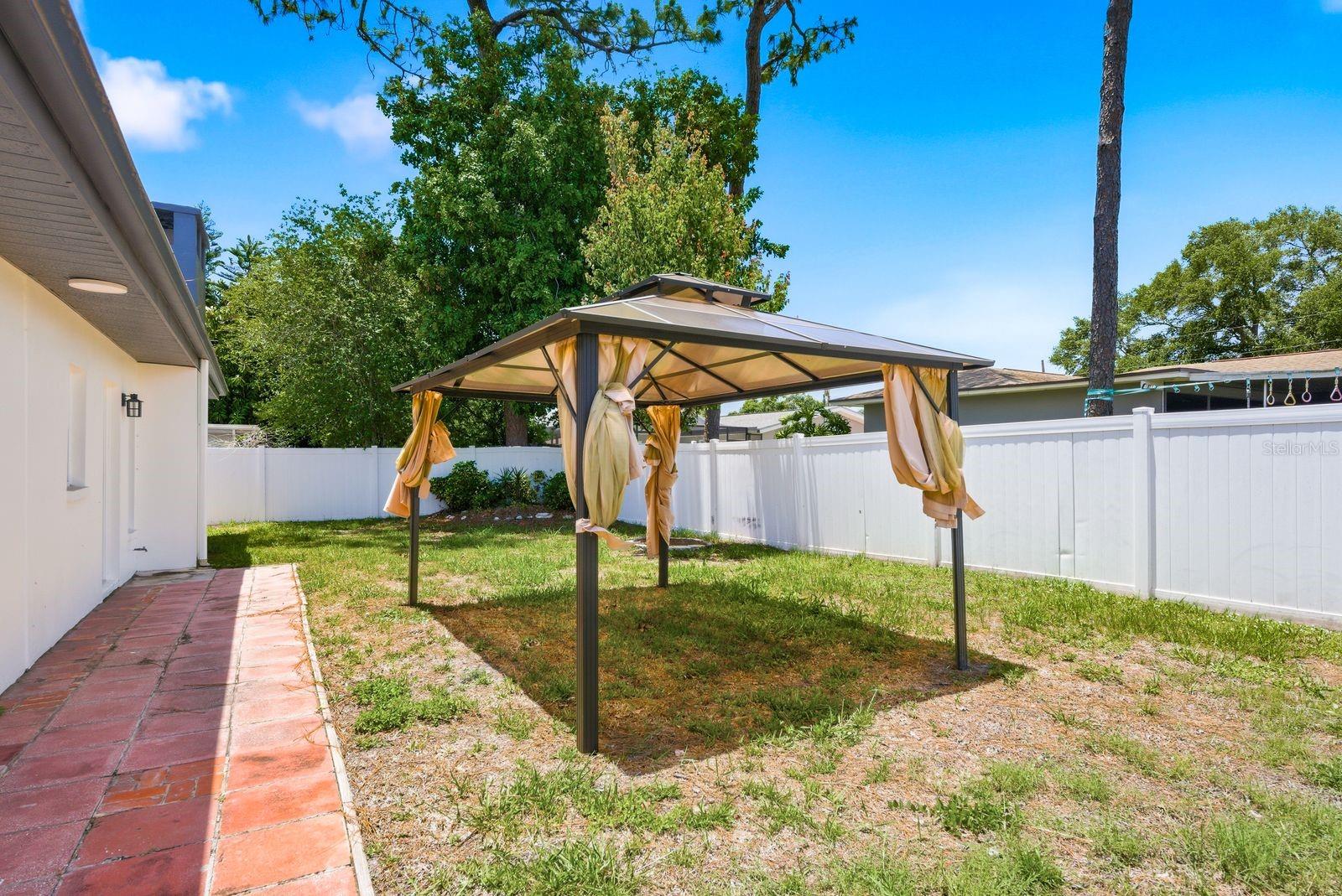 FAIRWAY MANOR - Residential