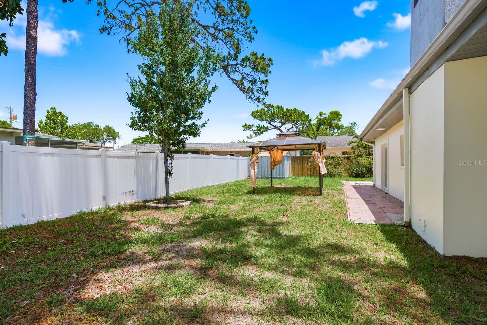 FAIRWAY MANOR - Residential