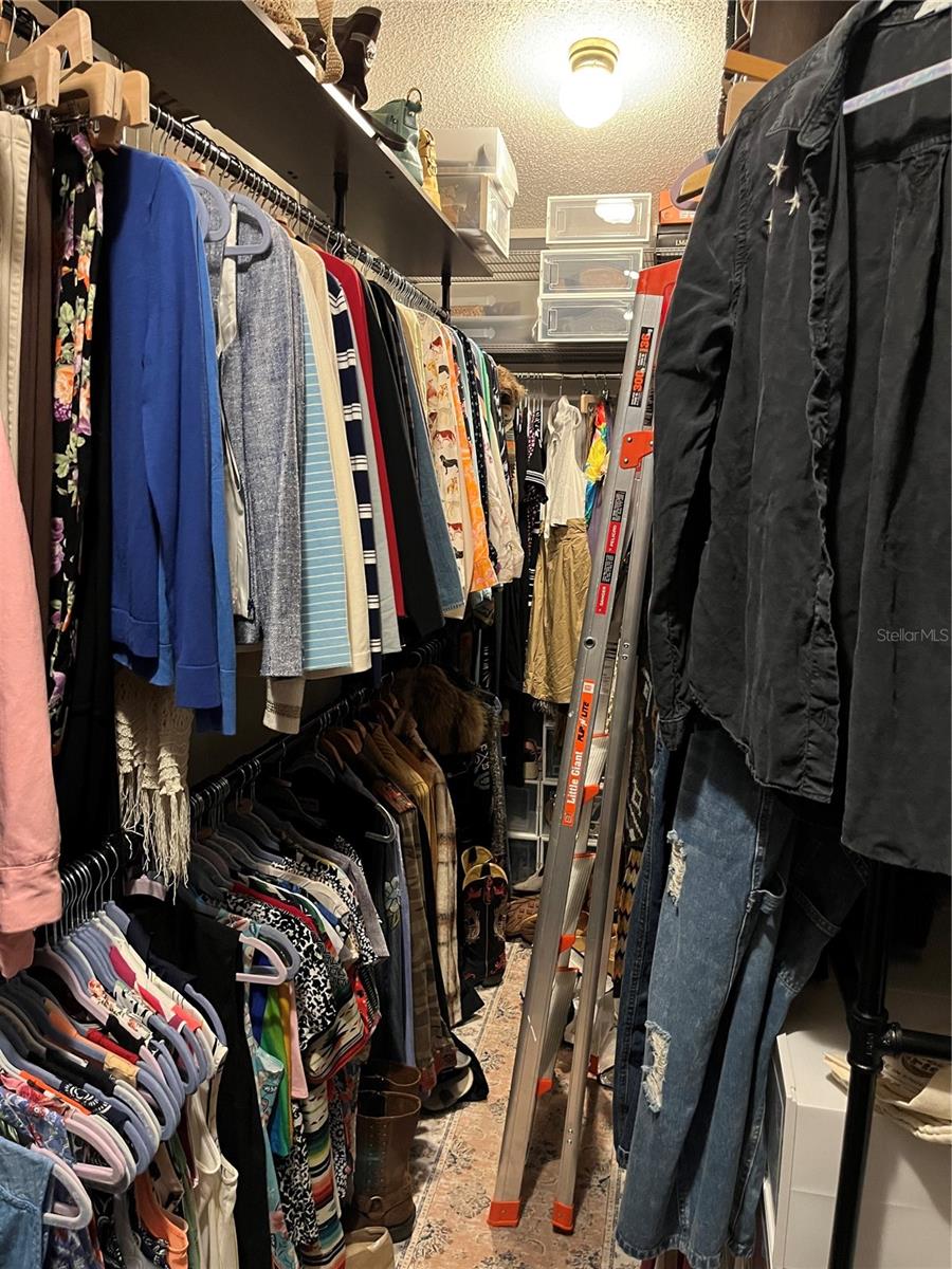 ACREAGE - Residential