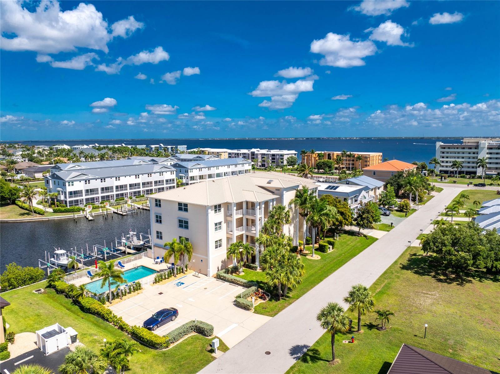 CAPTAINS LANDING - Residential