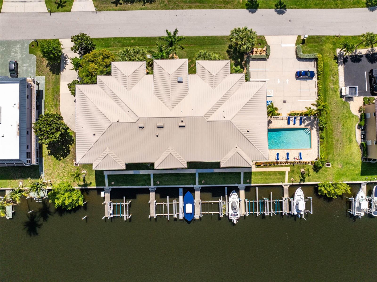CAPTAINS LANDING - Residential