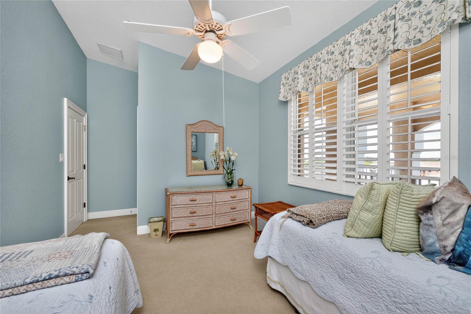 CAPTAINS LANDING - Residential