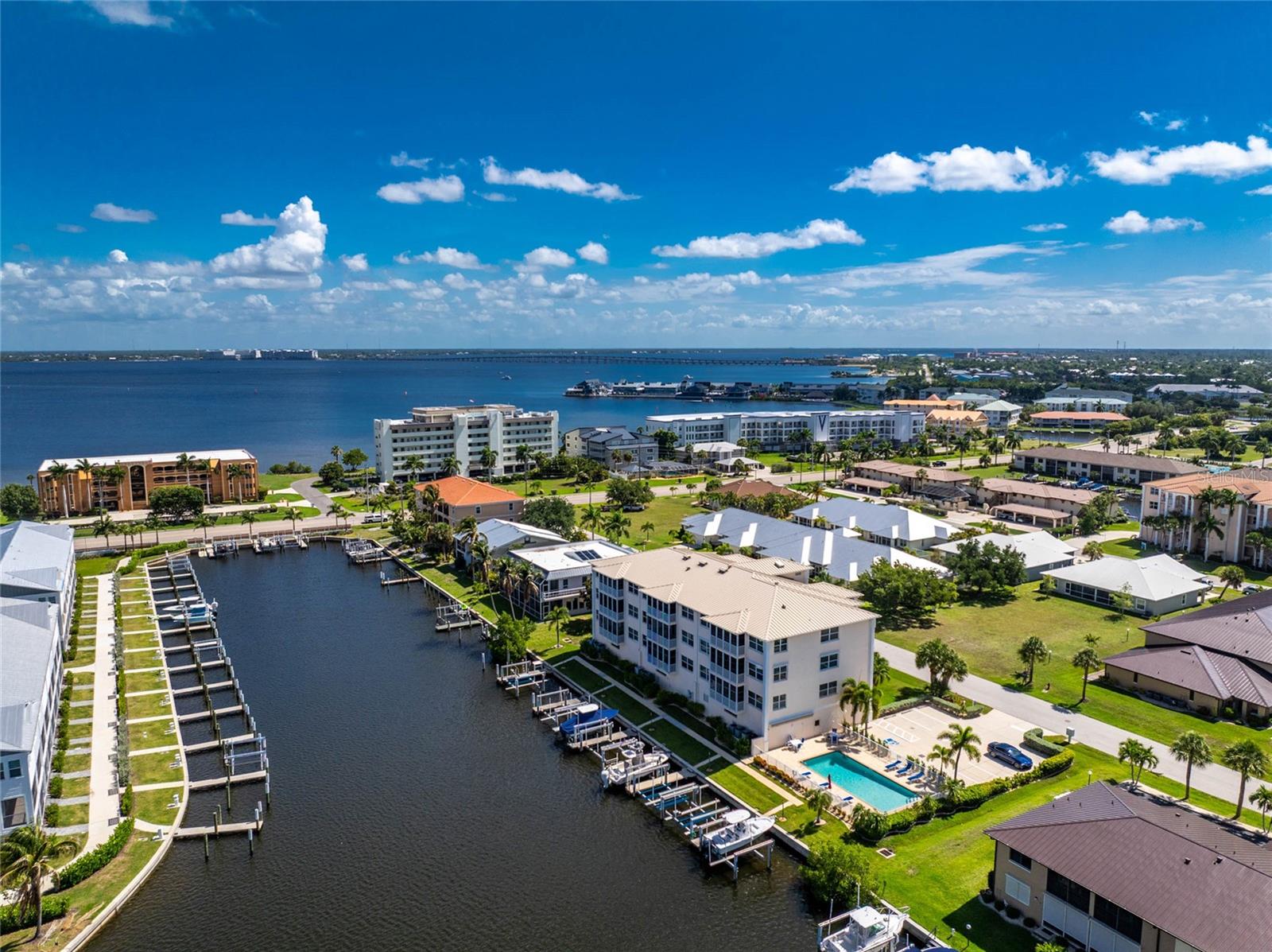 CAPTAINS LANDING - Residential